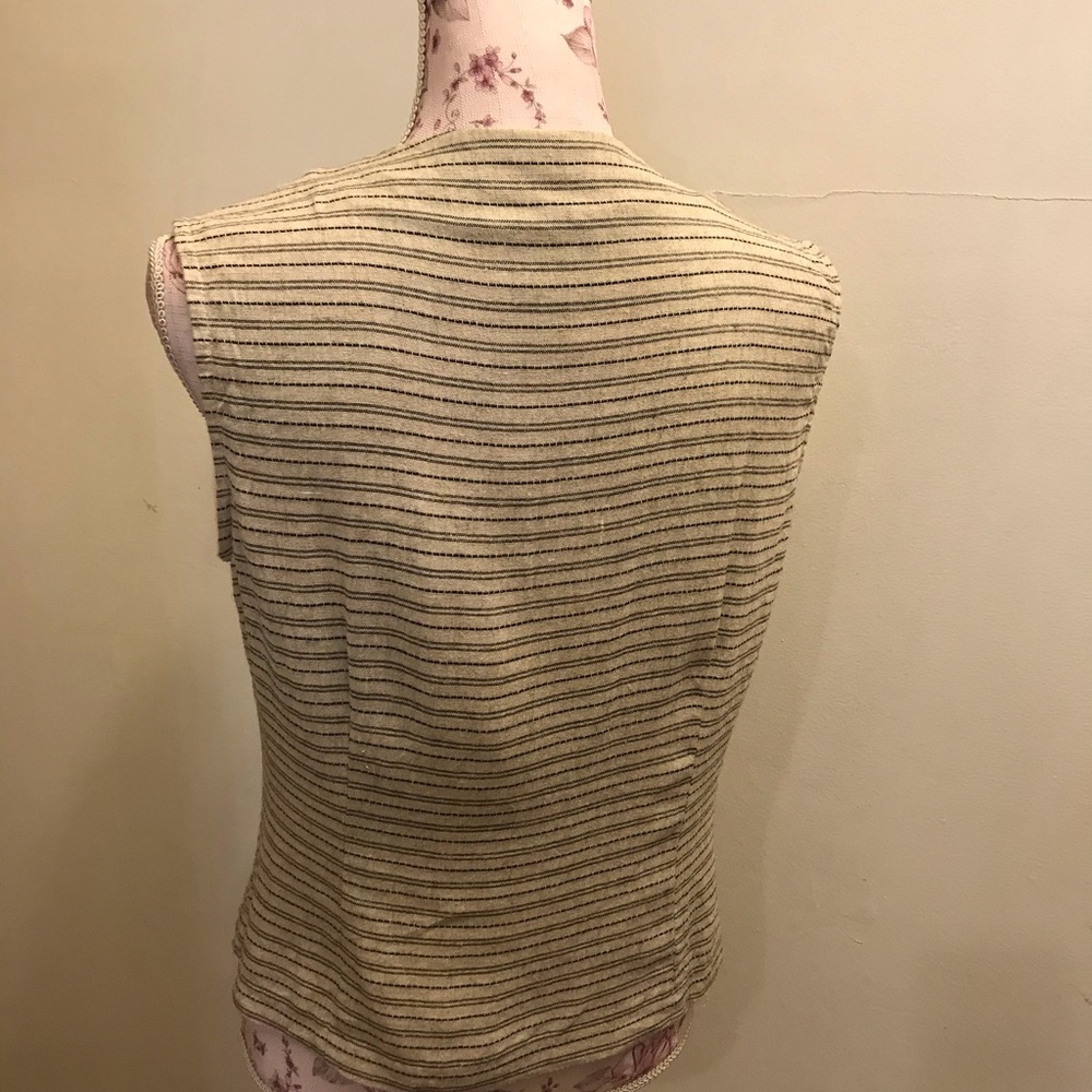 Vest - Picture 4 of 5